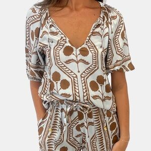 OMIKA- Isla Blouse Floral Size L